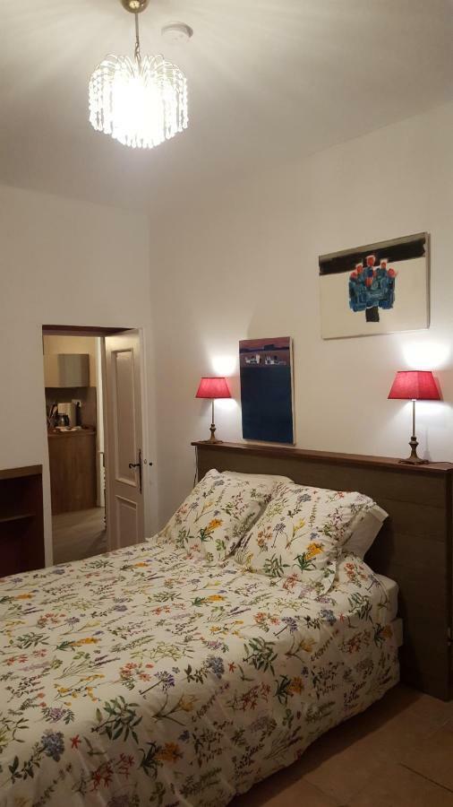 One-Bedroom House,884116948:JPEG