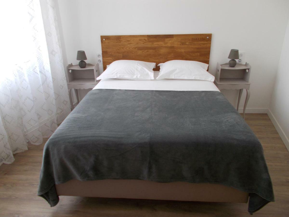 Double Room with Private External Bathroom,906572833:JPEG