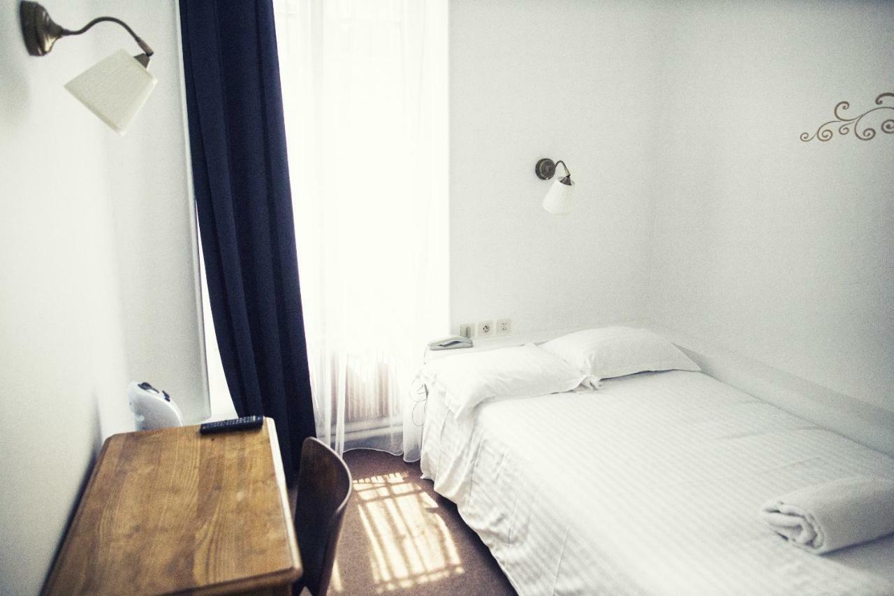 Single Room jacuzzi access
