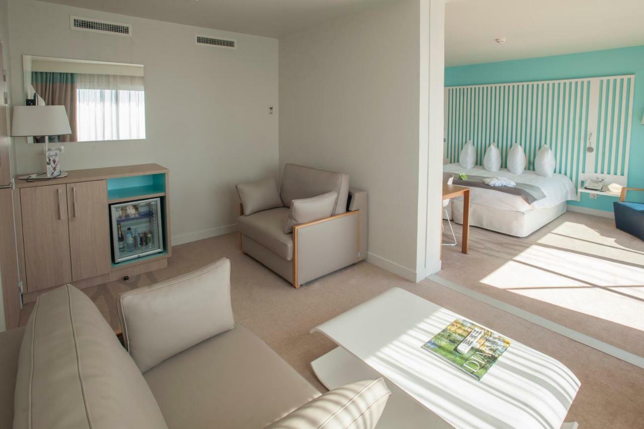 Junior Suite - Sea View & Balcony
