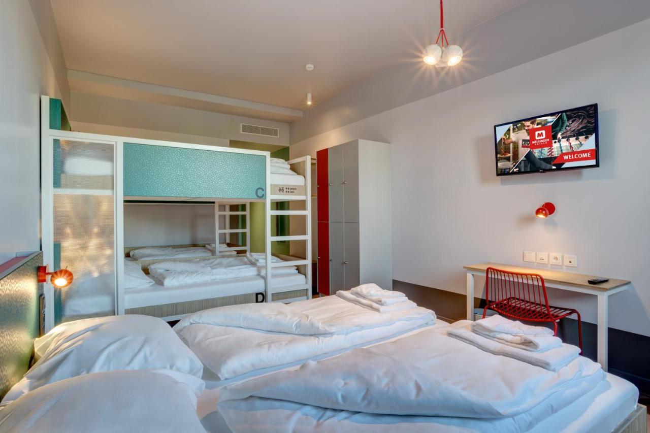 Bed in een Gemengde Slaapzaal met 6 Bedden