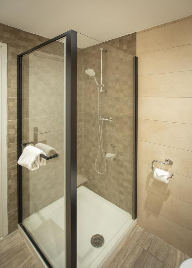 Double Room Shower