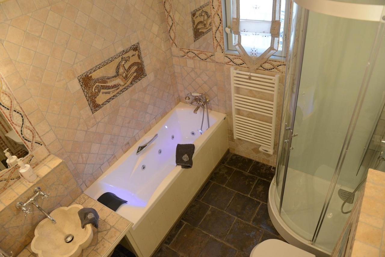 Double Room Spa Bath