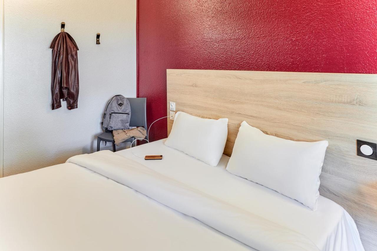 Tandem Room