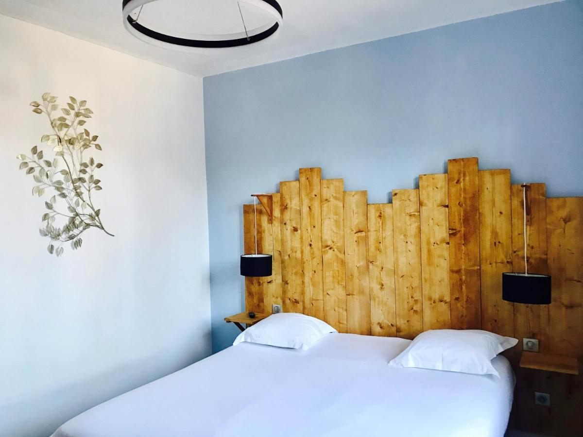 Standard Double Room,979550860:JPEG
