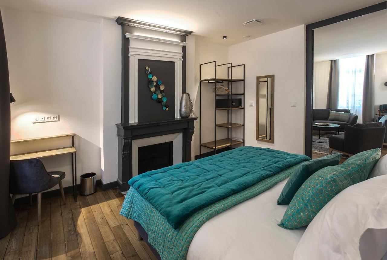 Two-Bedroom Apartment,977653039:JPEG