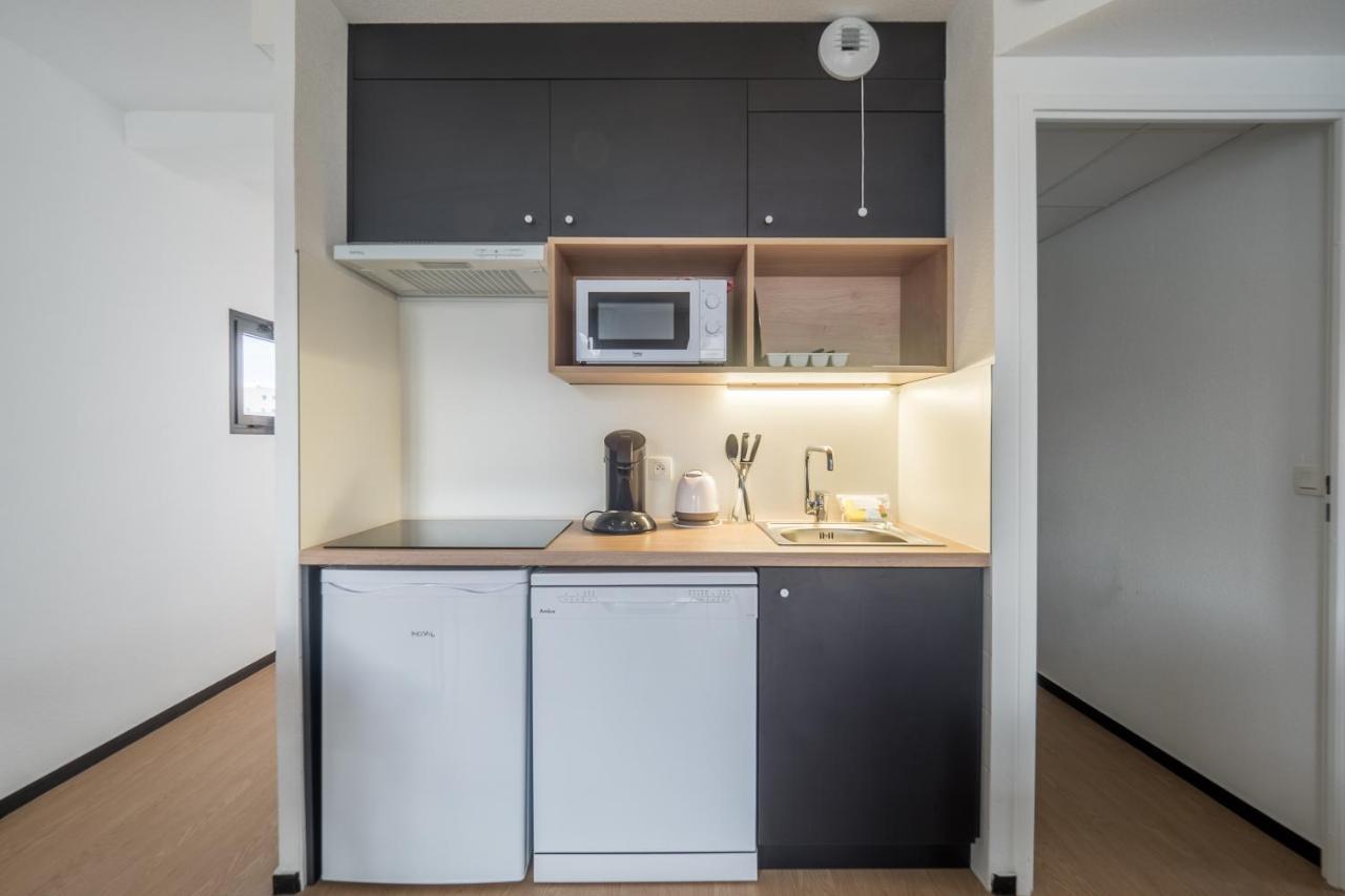 Three-Bedroom Apartment,984277513:JPEG