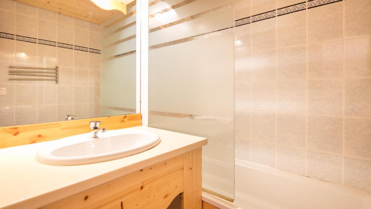 1 Bedroom Apartment sleeping area