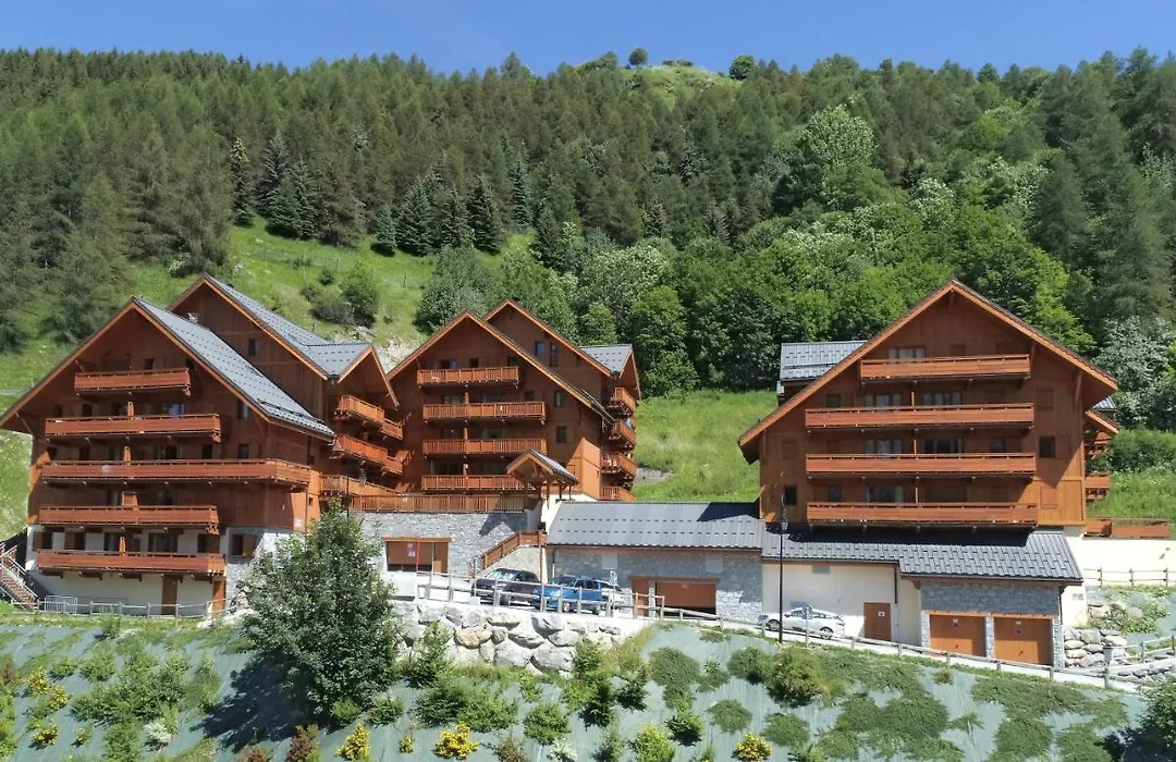 Résidence Odalys Le Hameau et les Chalets de la Vallée d'Or-1
