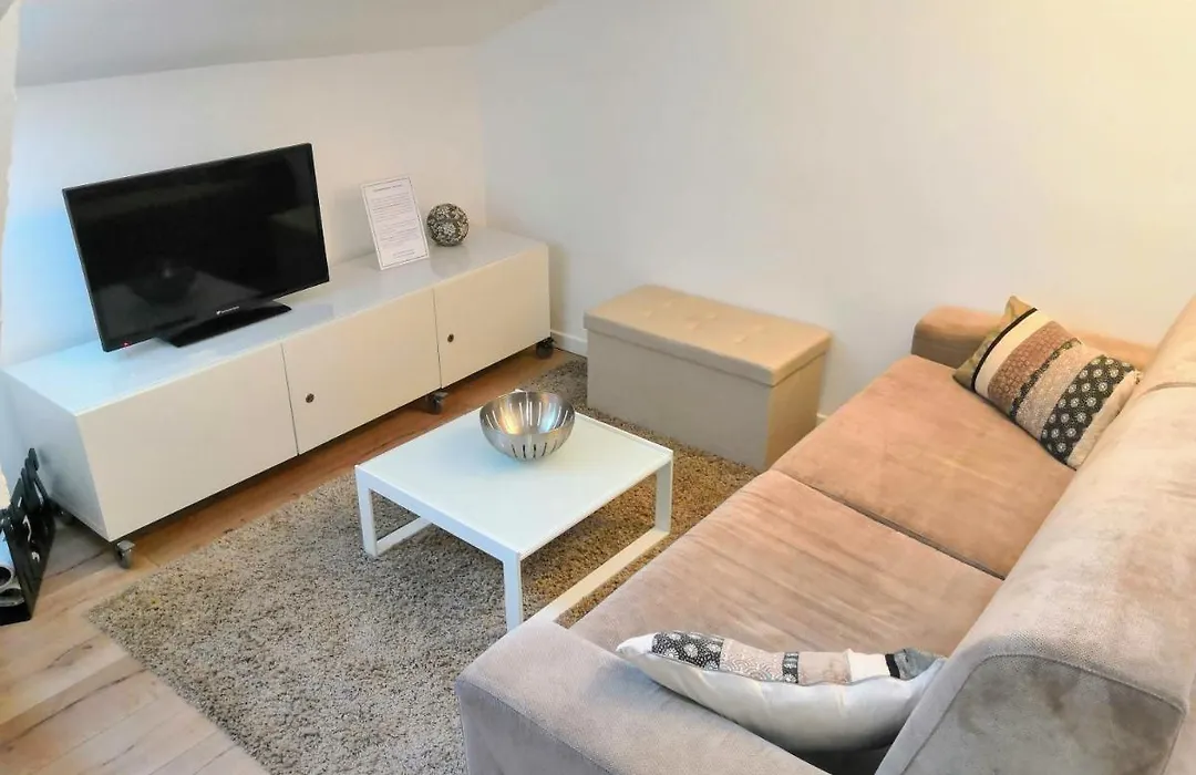An So Nice Flat-1