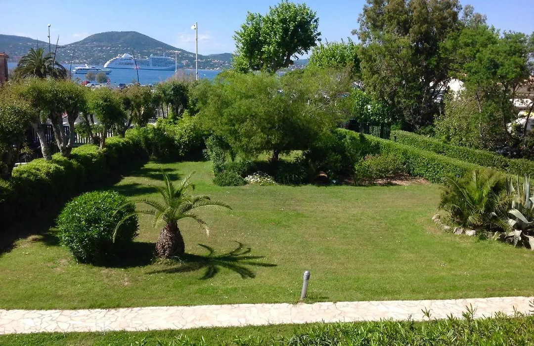 BRIGITTE Studio centre Saint Tropez parking piscine wifi vue mer-1