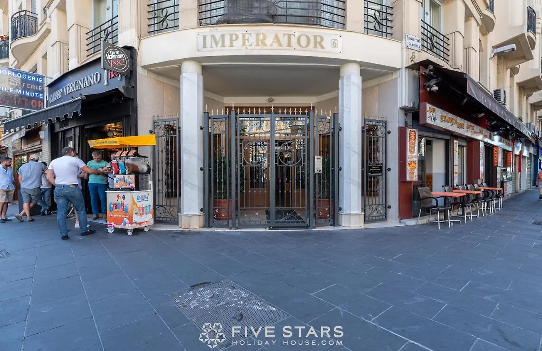 Studio Imperator Five Stars Holiday House-1