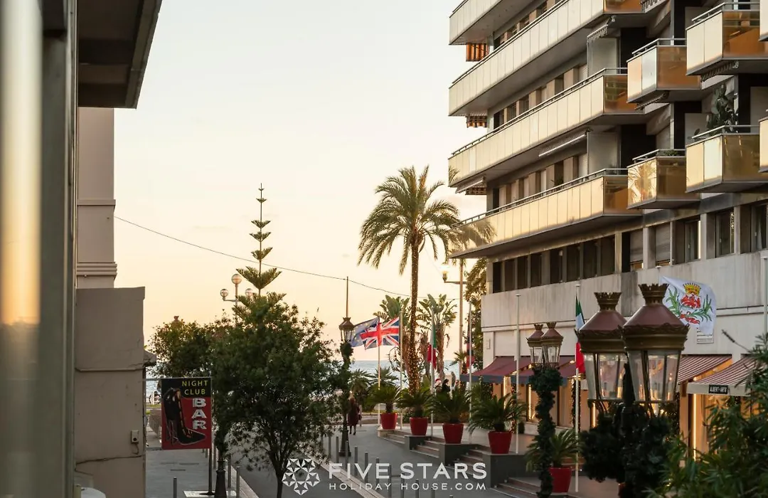 Studio Massenet Five Stars Holiday House-1