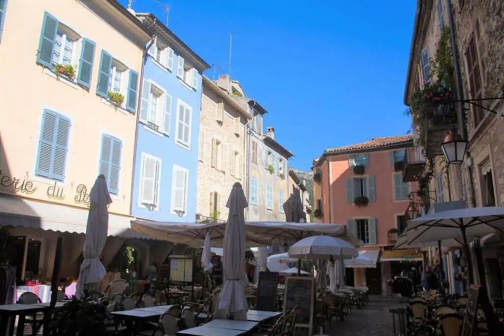 Charmant 2 Pieces + Terrasse Entoure De Verdure-1