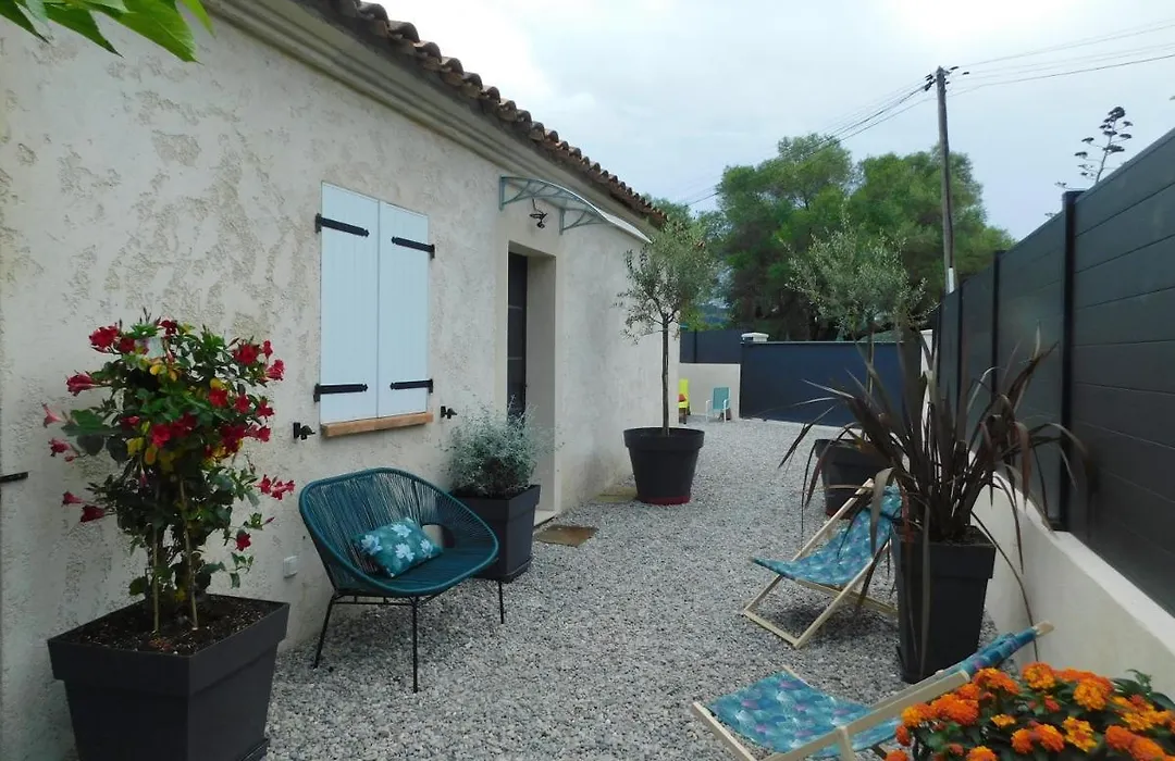 Petite Villa Familiale Dans Quartier Residentiel - Villa Les Muriers-1