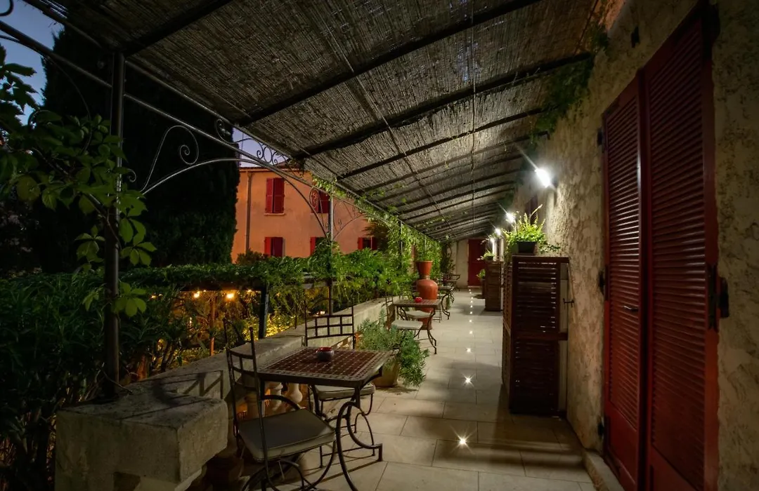 Hotel Les Orangers-1