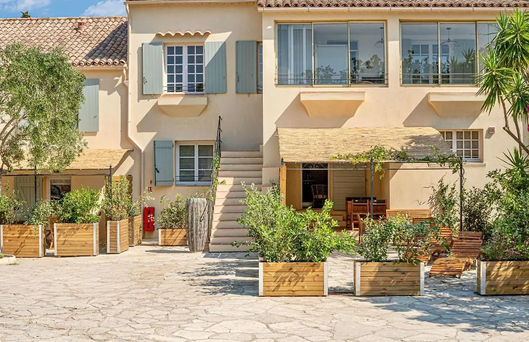 Spectacular Apartment In Ramatuelle With Fitness Room-1