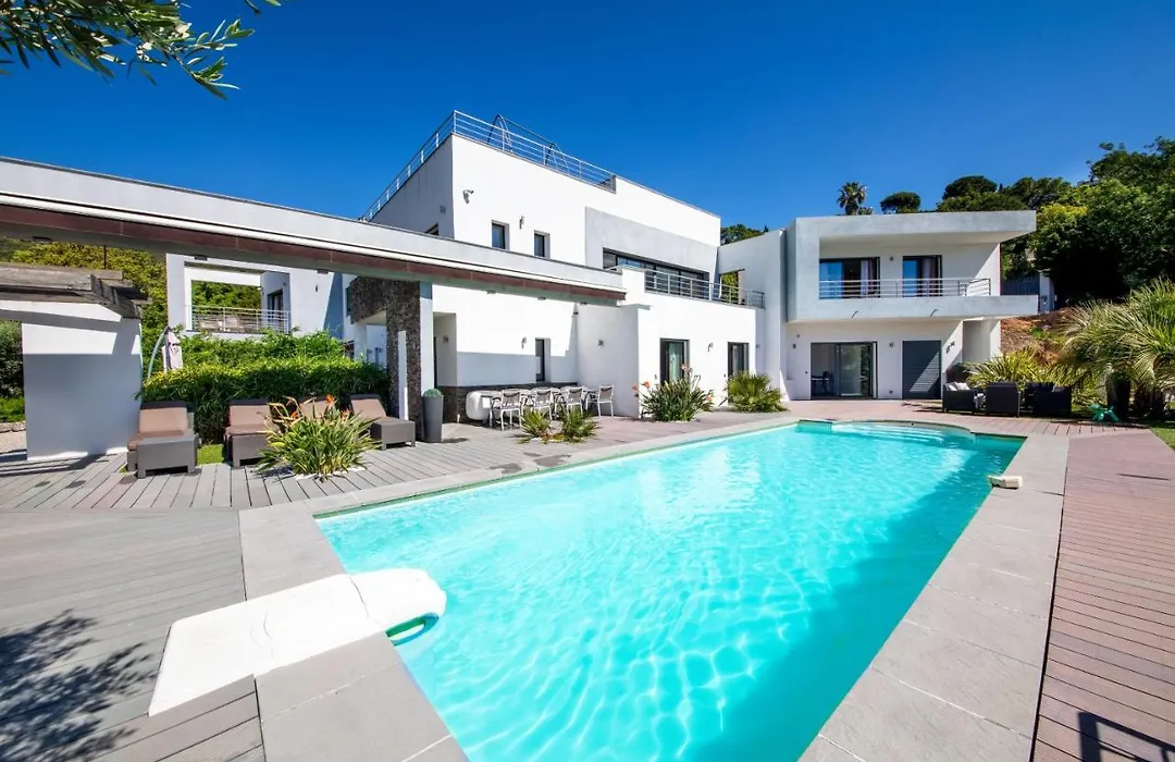 Villa Louancelie B&B-1