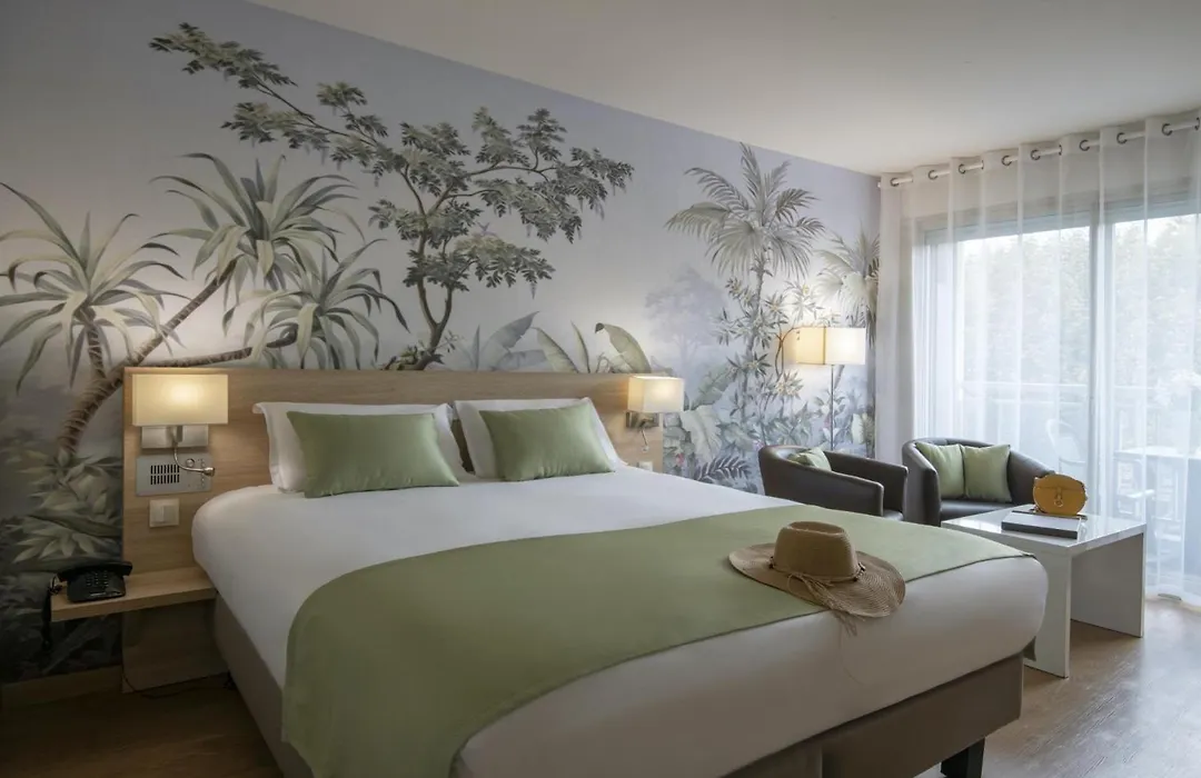 Hotel Chambord-1