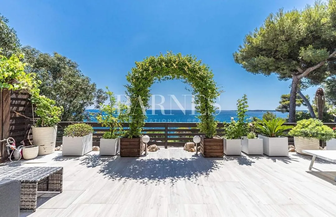 Villa Eden Sea-1
