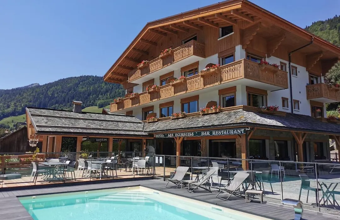 Hotel-Chalet Les Ecureuils Restaurant, Piscine, Jardin, Garage-1
