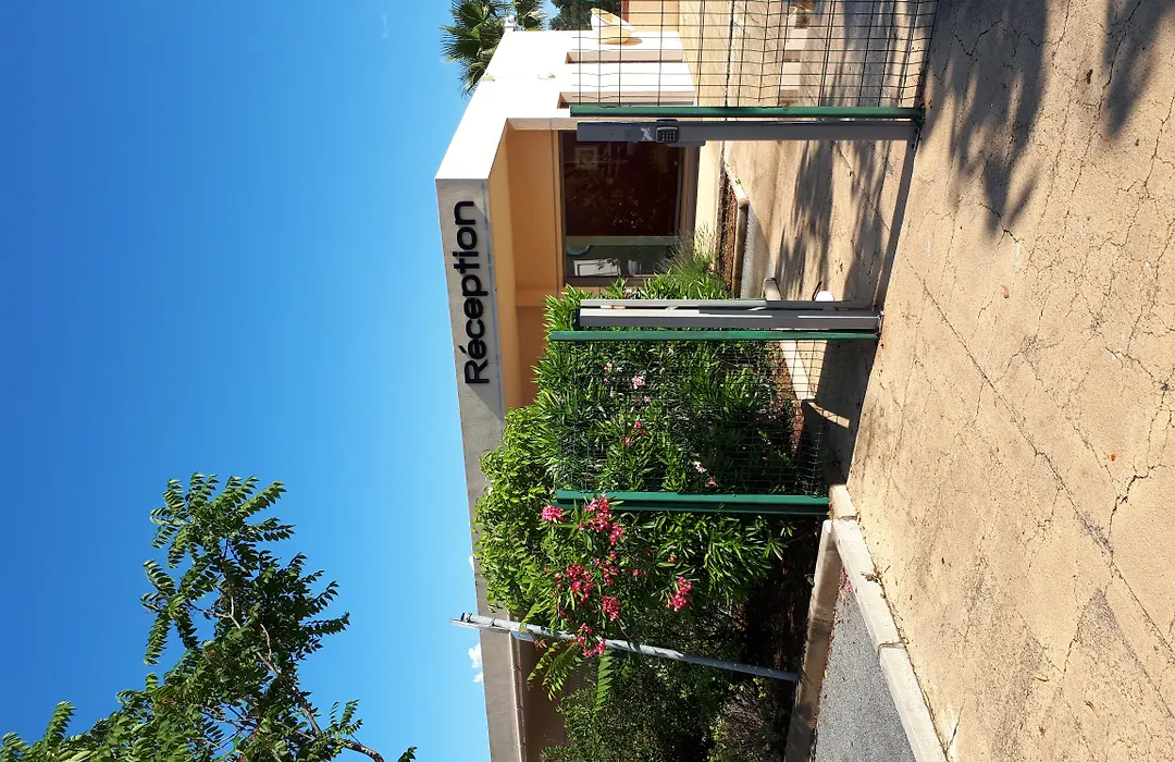 Les Parasols d'Argens-1
