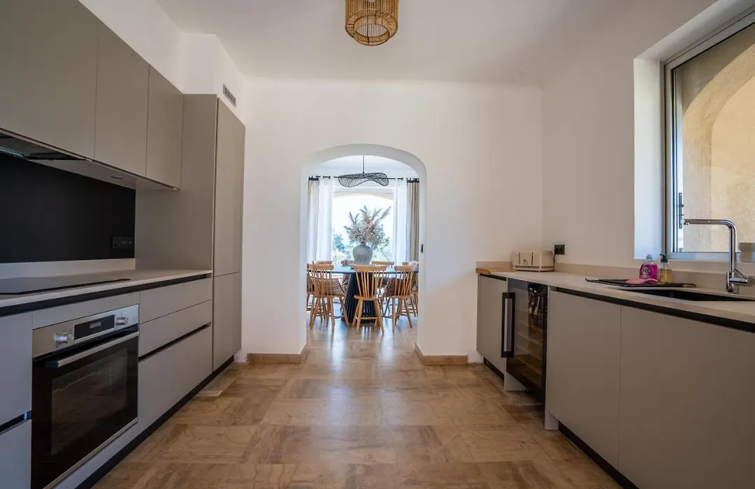 Villa De Standing Dans Un Quartier Calme Pour 12 Personnes A 3Km Du Centre Ville De Saint Tropez-1