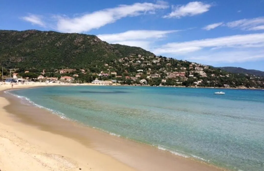 Mazet calme avec piscine, à 200m de la mer, Le Lavandou - FR-1-610-55-1