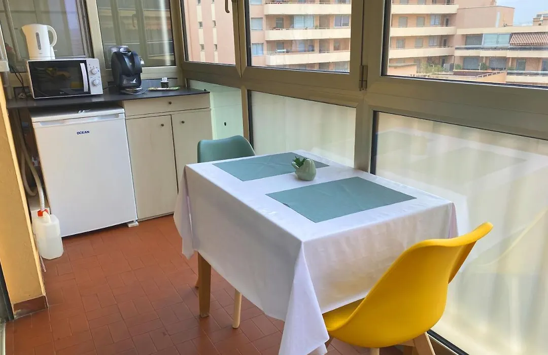 Coquet logement front de mer-1