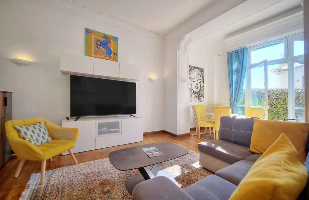 Upstays Garden Terrace 74m2 Apartment-1