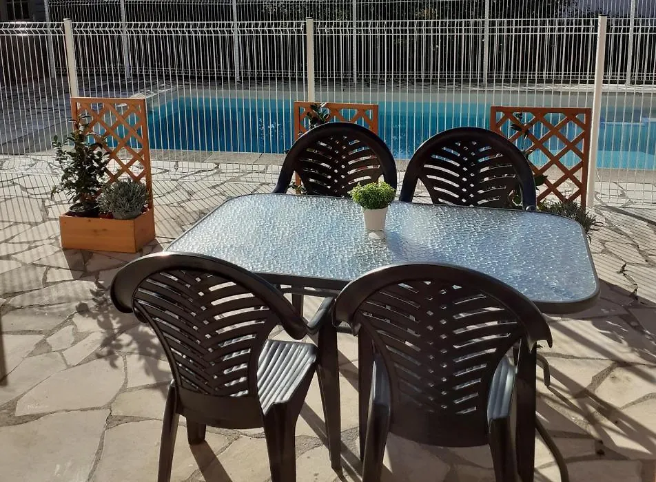 Maison Mitoyenne Avec Piscine Un Moment Chez Diane-1