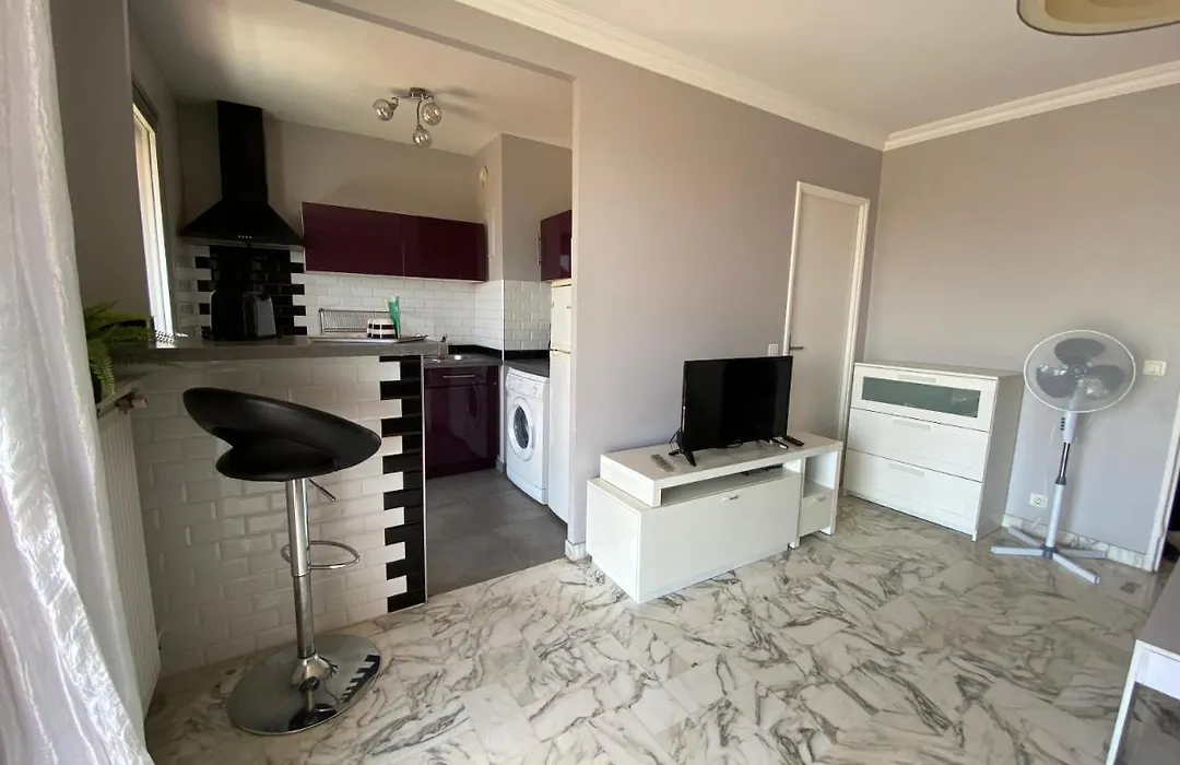 Stylish Modern Beach Studio-1