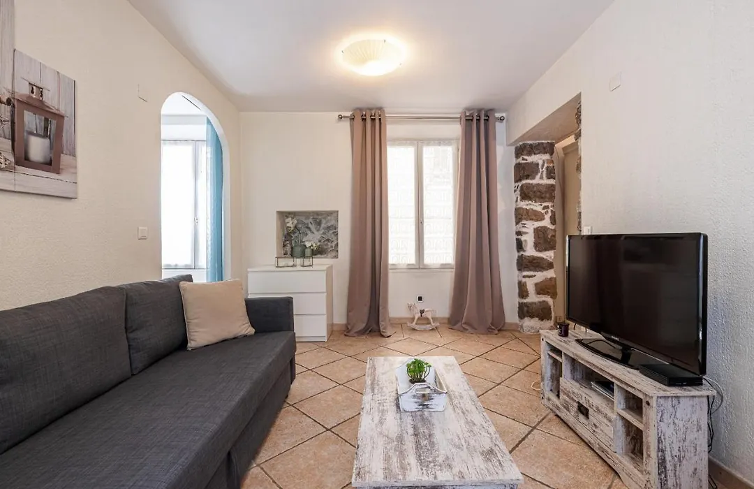 1 Bedroom Apartment In Nice Port-1
