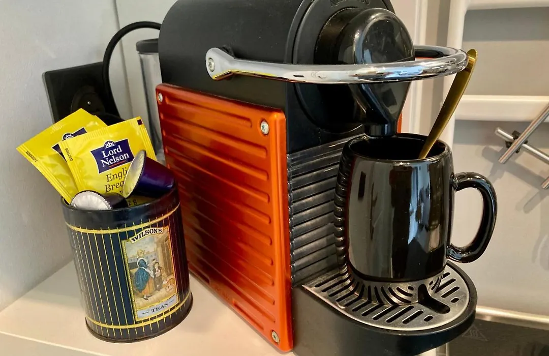 AUX 4 LOGIS Appart-hotel - Studio Le Flore - Petit déjeuner inclus 1ère nuit-1