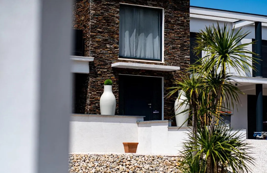 Maison De Caractere Avec Jacuzzi-1