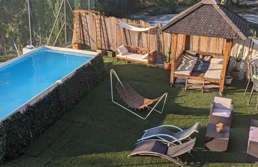 Nice Gite Loisirs Terrasse Barbecue Calme Vue Montagne Dans Petite Propriete Tennis Piscine Ping-Pong...-1