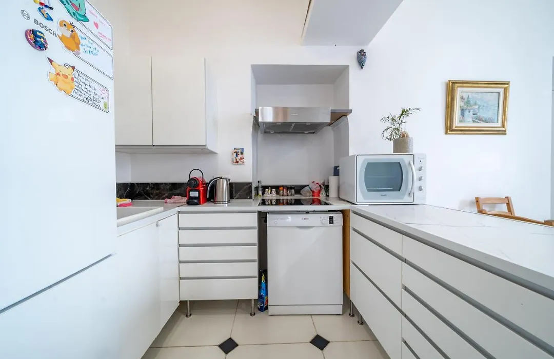Apartment Claudia - Central -Quiet- Near The Sea- Ac- Private Parking-1