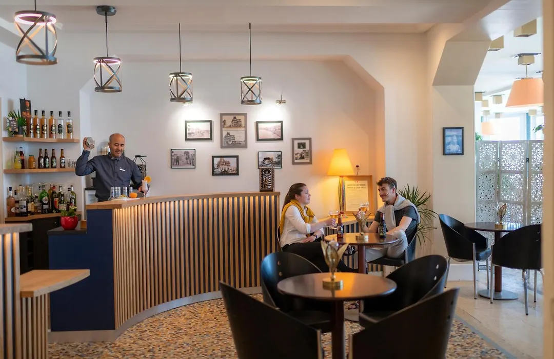 Hotel Des Bains-1