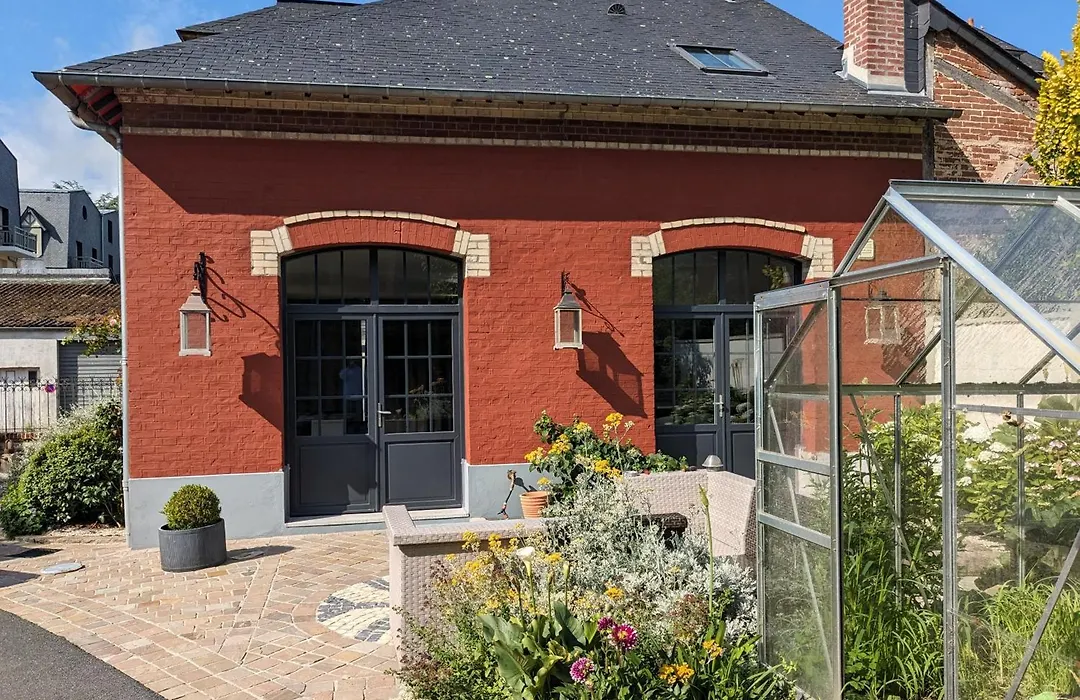 Hotel Et Spa Le Lion D'Or-1