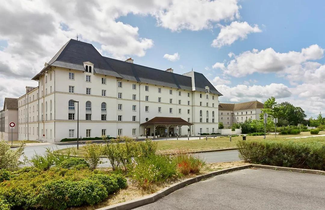 B&B Hotel Pres De Disneyland Paris-1