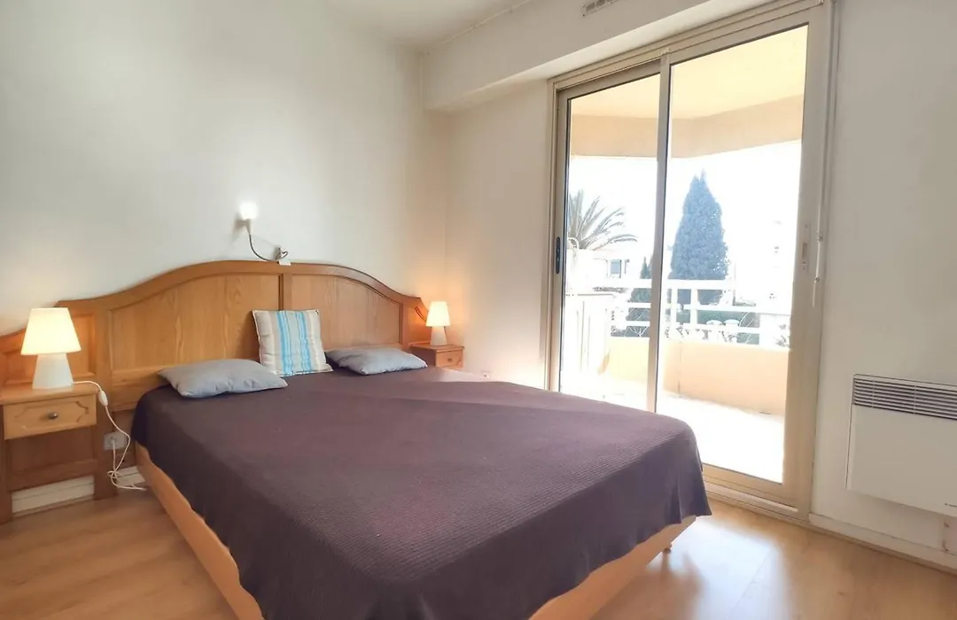 Appartement 2 Pieces Avec Terrasse A 100M De La Plage - Parking Prive, Antibes - Fr-1-252-155-1