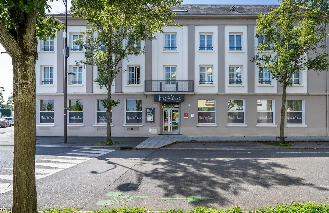 Logis Hotel Des Ducs-1