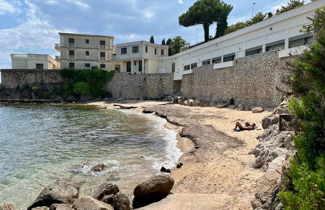 Super Cannes Sea Side-1