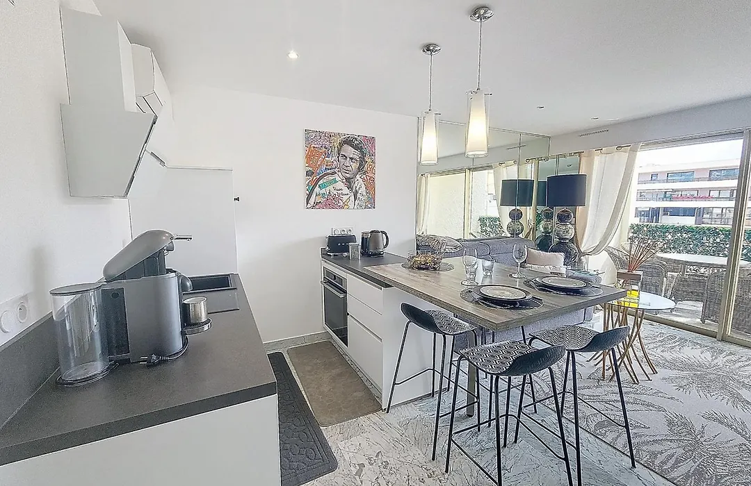 Henri Camille Real Estate - Kent - Premium 2 Bedrooms 5 Min Croisette-1