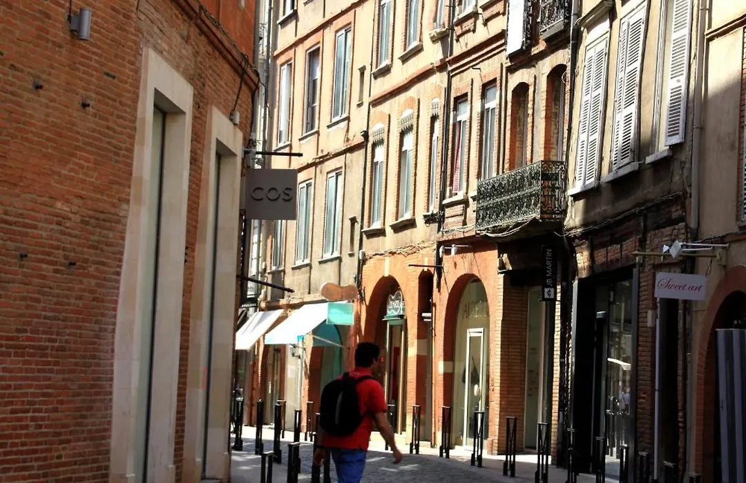 Hotel Des Arts-1