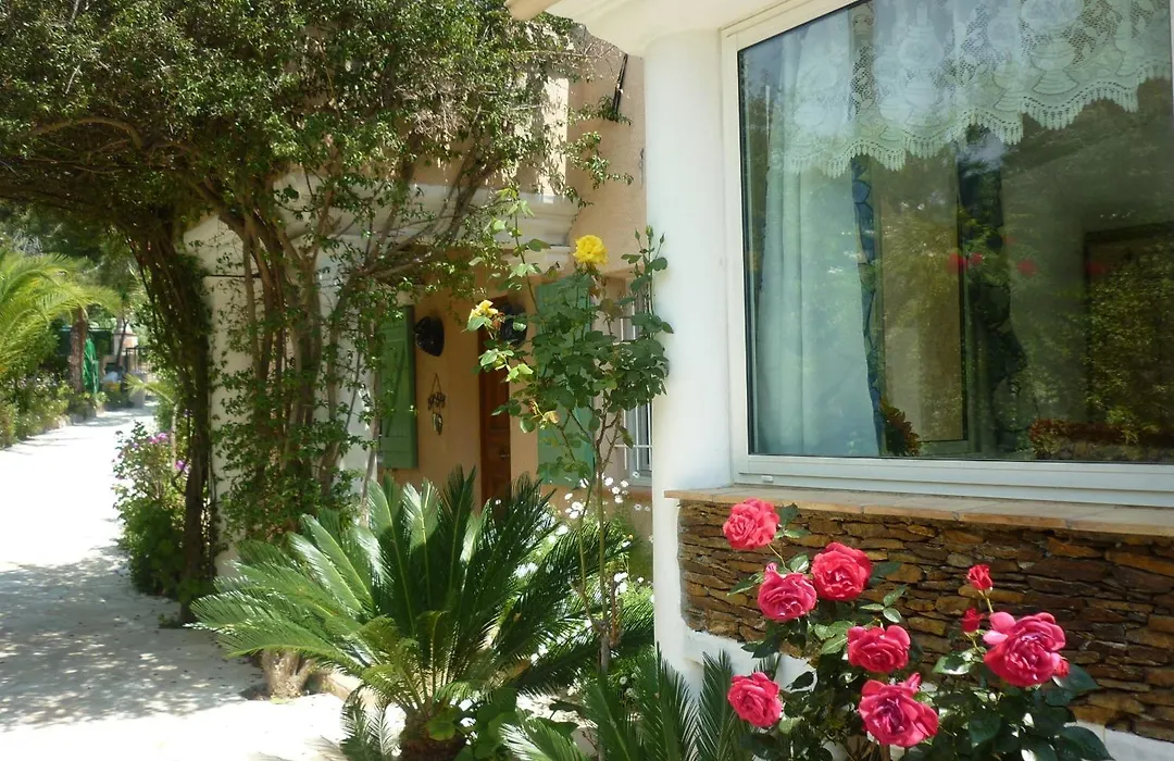 Villa Provençale â Sainte Maxime, Golf de Saint Tropez-1