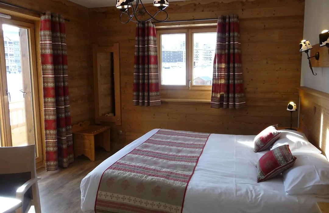 Chalet-Hotel Le Beausoleil, The Originals Relais-1