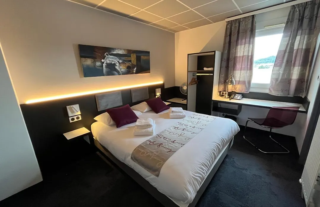 Brit Hotel Le Vesoul-1