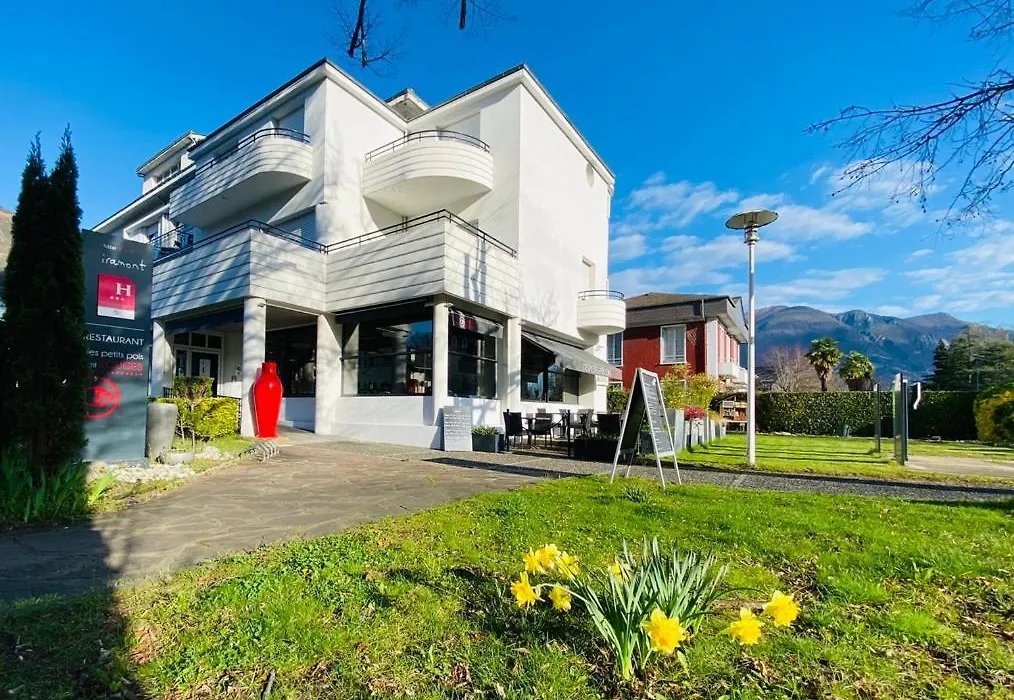Logis Hotel Le Miramont-1