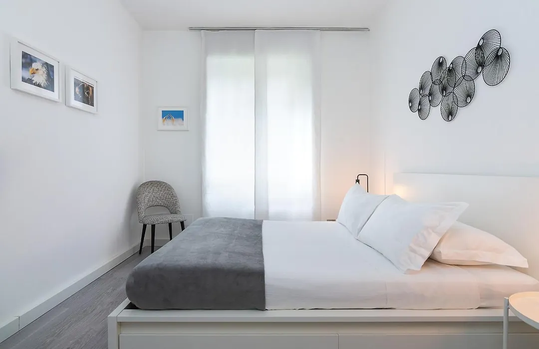 Bright apartment in Monte Carlo-1
